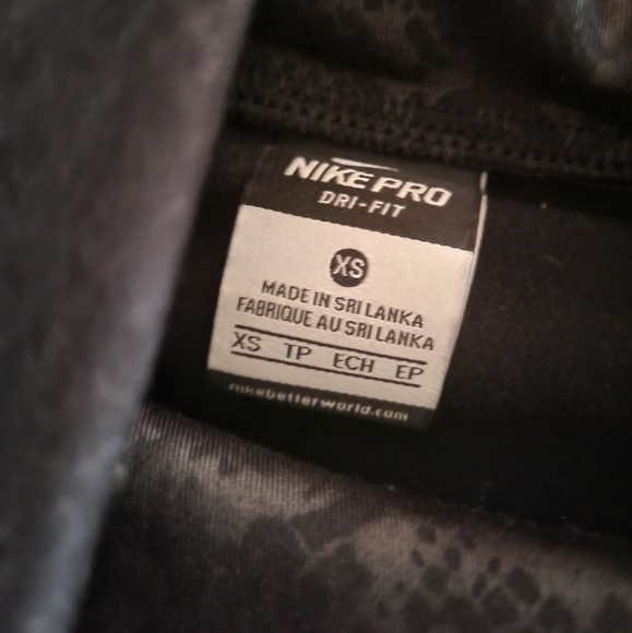 Nike long sleeve thermal shirt - Picture 3 of 3